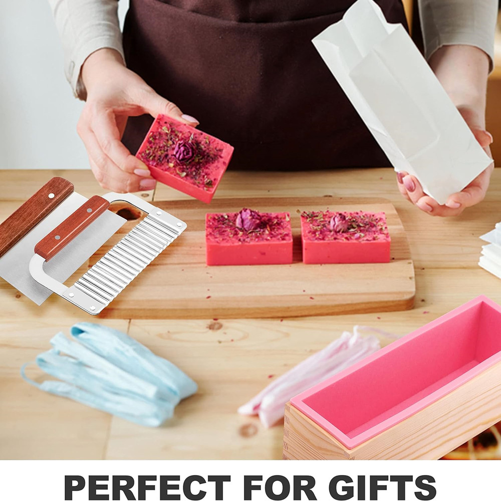 Kit Stampi in Silicone per Sap - Soap Making Book For Beginners recensione e prezzo